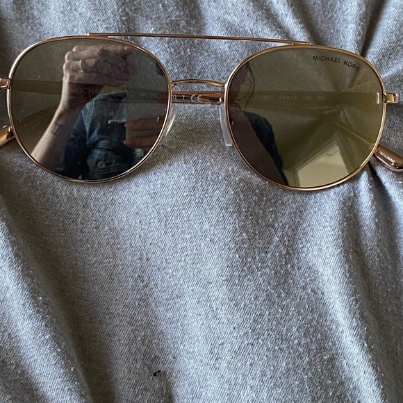 Michael Kors mirrored sunglasses - Picture 5 of 5